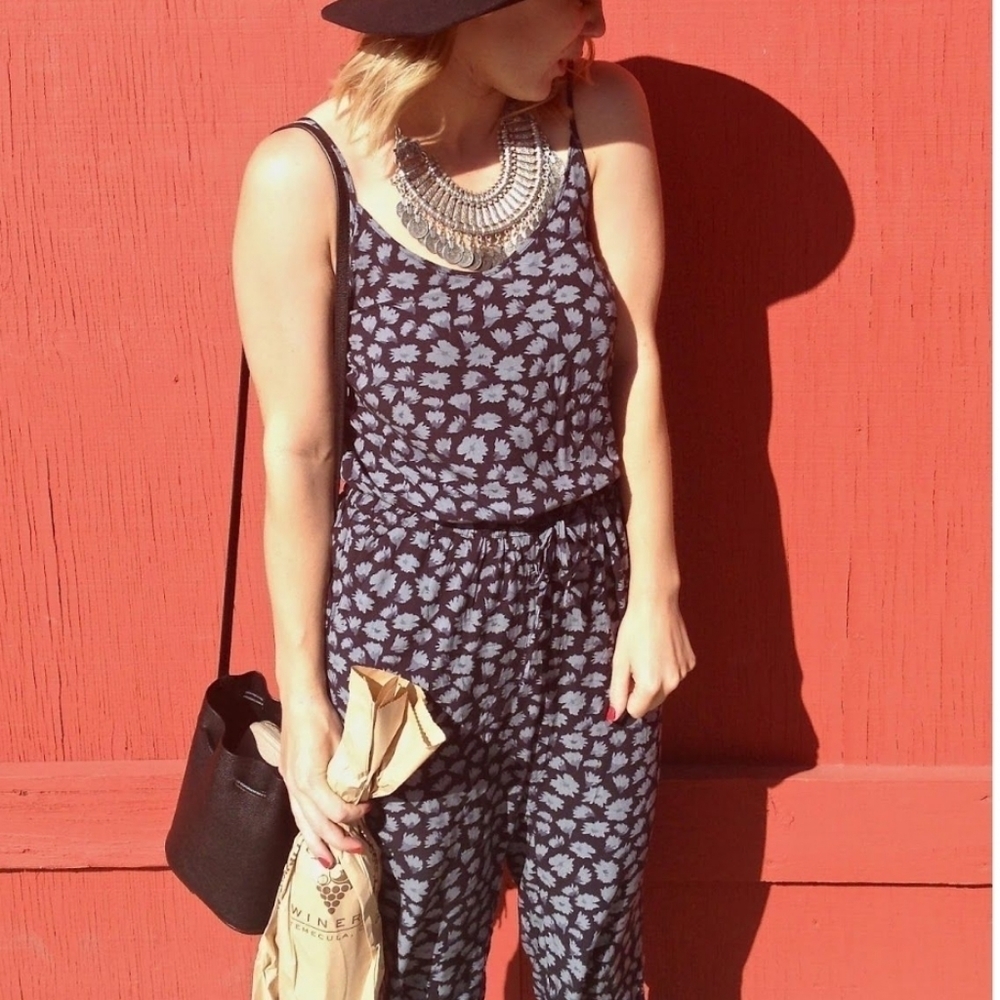 Banana Republic navy floral‎ drawstring waist  zipper bottom jogger jumpsuit